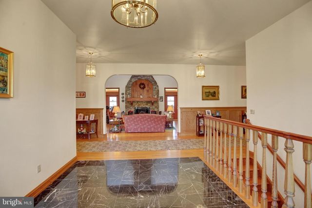 600, 650, 656 AIRPORT DR, Mifflintown, PA 17059