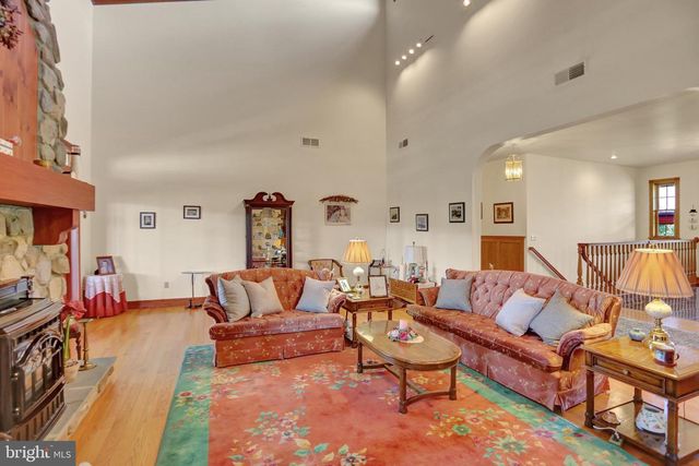 600, 650, 656 AIRPORT DR, Mifflintown, PA 17059