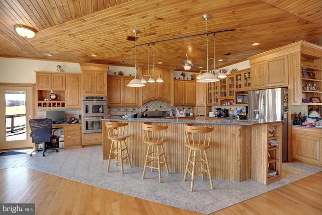 600, 650, 656 AIRPORT DR, Mifflintown, PA 17059