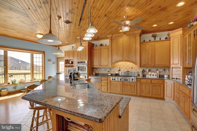 600, 650, 656 AIRPORT DR, Mifflintown, PA 17059