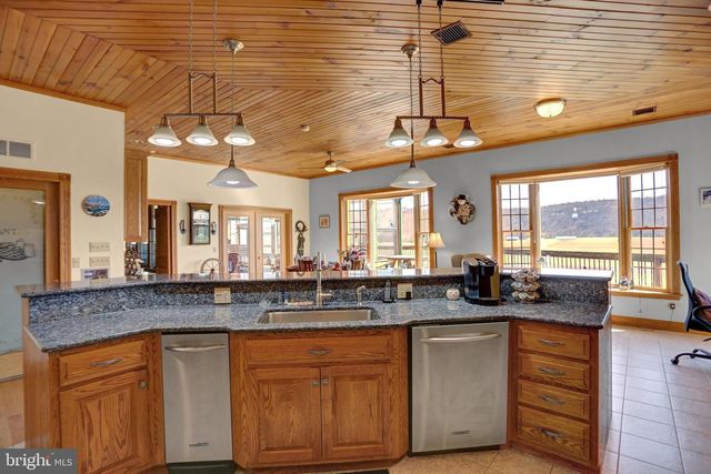 600, 650, 656 AIRPORT DR, Mifflintown, PA 17059