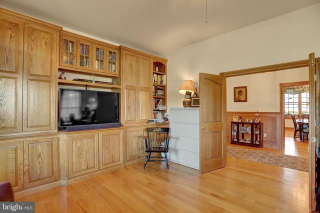 600, 650, 656 AIRPORT DR, Mifflintown, PA 17059