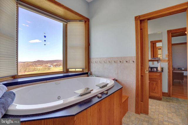 600, 650, 656 AIRPORT DR, Mifflintown, PA 17059