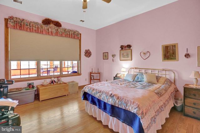 600, 650, 656 AIRPORT DR, Mifflintown, PA 17059