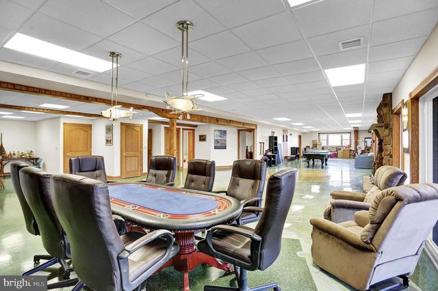 600, 650, 656 AIRPORT DR, Mifflintown, PA 17059