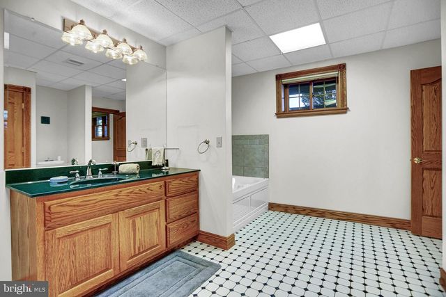 600, 650, 656 AIRPORT DR, Mifflintown, PA 17059