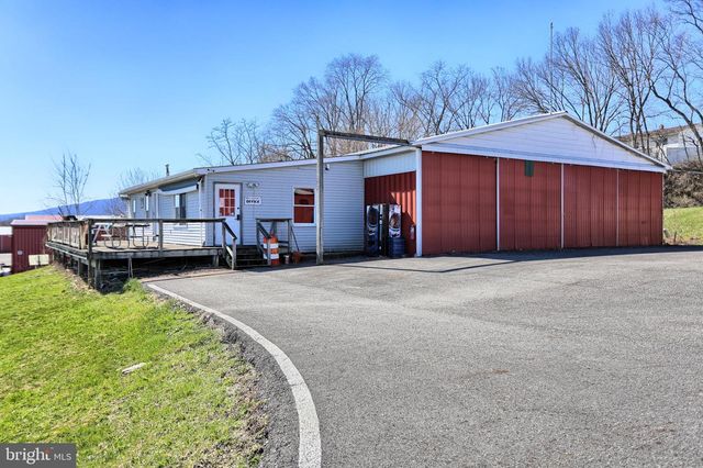 600, 650, 656 AIRPORT DR, Mifflintown, PA 17059