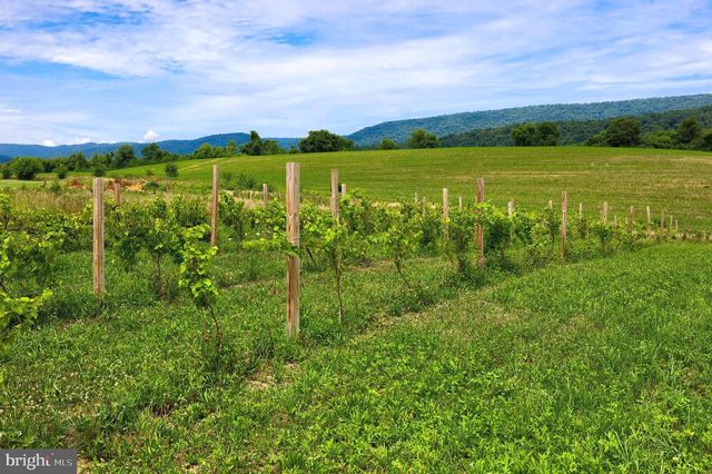 600, 650, 656 AIRPORT DR, Mifflintown, PA 17059