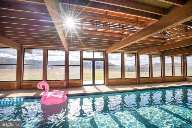 600, 650, 656 AIRPORT DR, Mifflintown, PA 17059