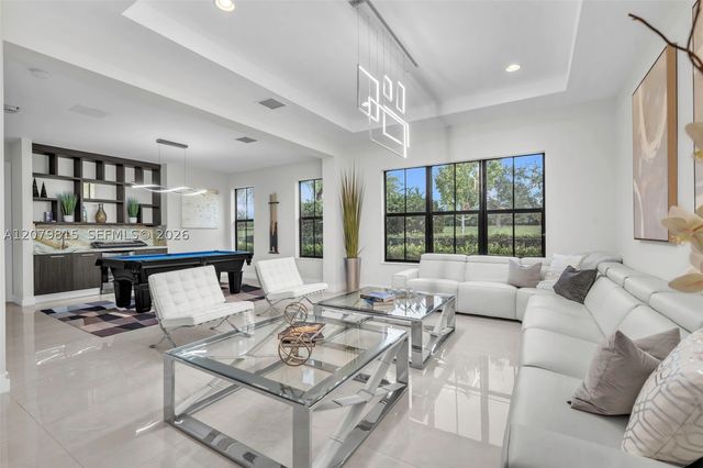 8840 Waterview Ter, Parkland, FL 33076
