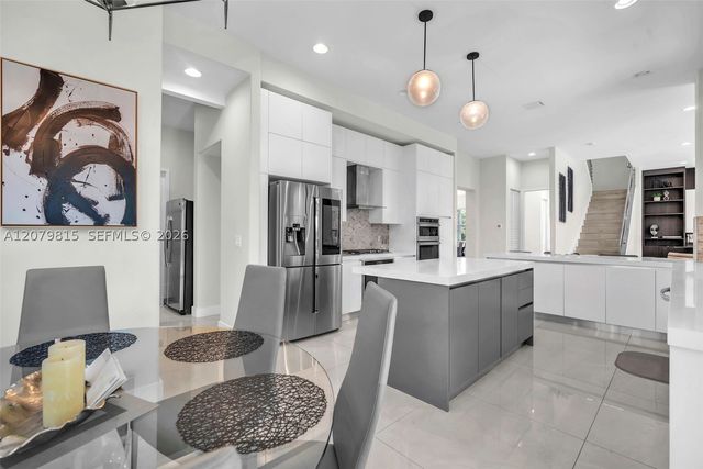 8840 Waterview Ter, Parkland, FL 33076