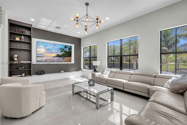 8840 Waterview Ter, Parkland, FL 33076