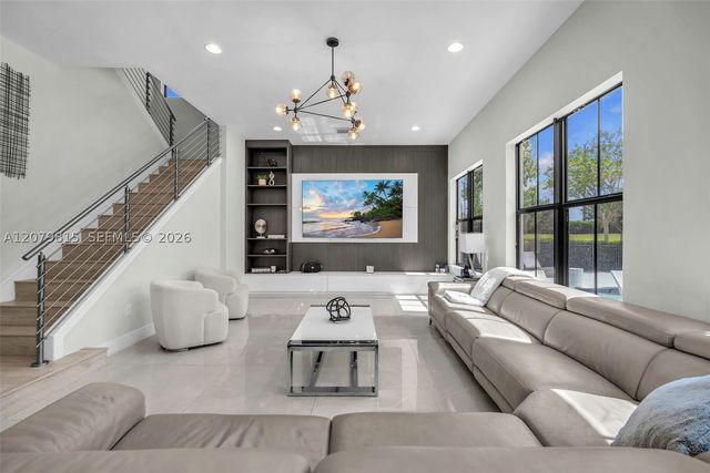 8840 Waterview Ter, Parkland, FL 33076
