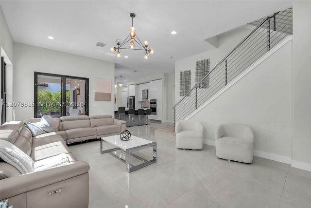 8840 Waterview Ter, Parkland, FL 33076