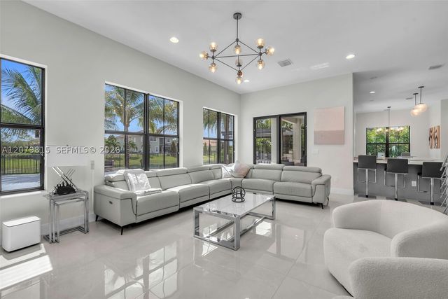 8840 Waterview Ter, Parkland, FL 33076