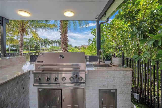 8840 Waterview Ter, Parkland, FL 33076
