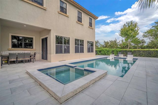 8840 Waterview Ter, Parkland, FL 33076