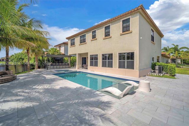 8840 Waterview Ter, Parkland, FL 33076