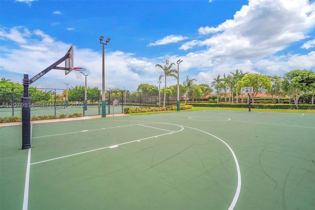 8840 Waterview Ter, Parkland, FL 33076