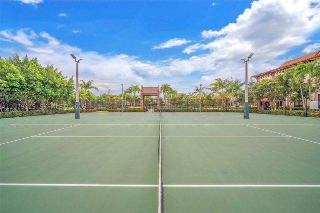8840 Waterview Ter, Parkland, FL 33076