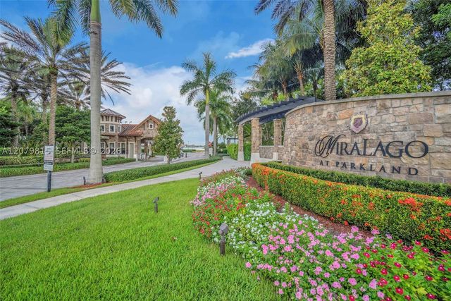 8840 Waterview Ter, Parkland, FL 33076