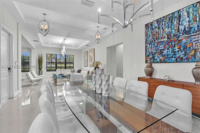 8840 Waterview Ter, Parkland, FL 33076