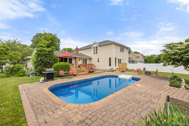 269 Brookville Avenue, Islip, NY 11751