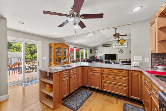 269 Brookville Avenue, Islip, NY 11751