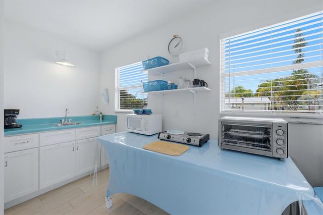 723 S BRINK AVENUE, Sarasota, FL 34237