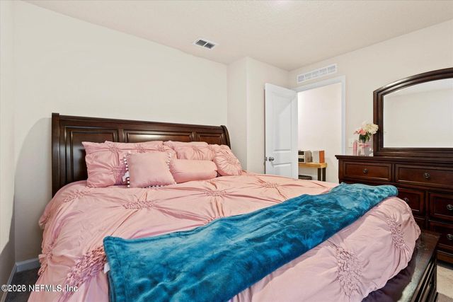 5893 CREEKSIDE CROSSING Drive, Jacksonville, FL 32210