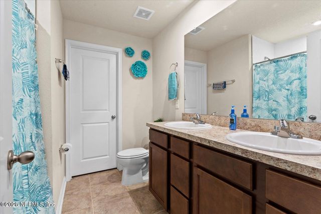 5893 CREEKSIDE CROSSING Drive, Jacksonville, FL 32210