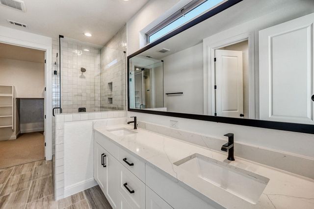 454 Burlington DR, Buda, TX 78610