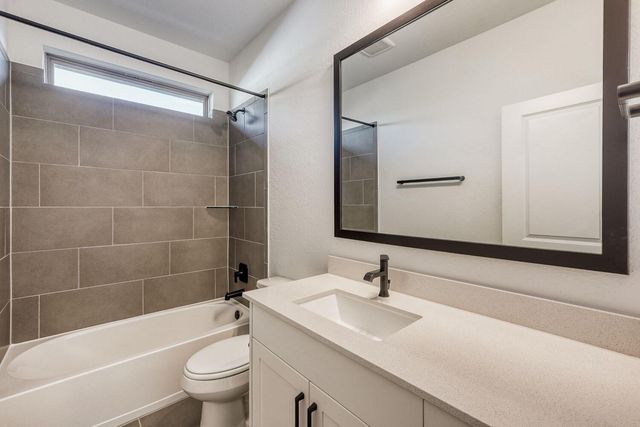 454 Burlington DR, Buda, TX 78610