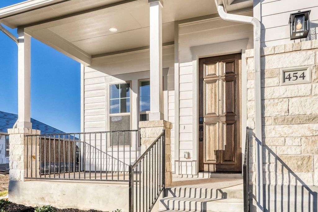 454 Burlington DR, Buda, TX 78610