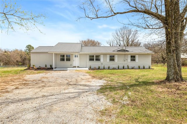 10886 S Jackson Highway, Lincoln, AR 72744