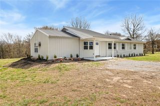 10886 S Jackson Highway, Lincoln, AR 72744