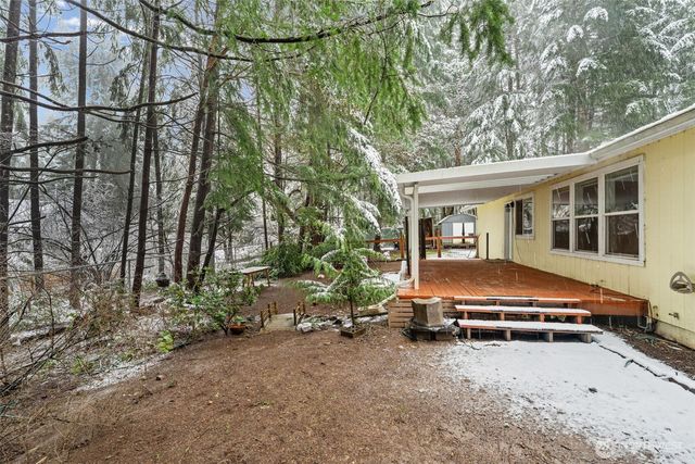 805 Island Boulevard, Fox Island, WA 98333