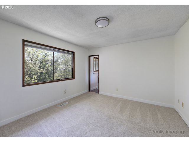 6902 Sw 2ND Ave, Portland, OR 97219
