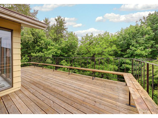 6902 Sw 2ND Ave, Portland, OR 97219