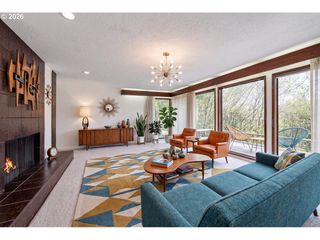 6902 Sw 2ND Ave, Portland, OR 97219