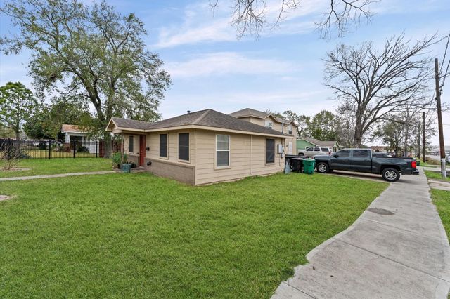 8221 Brockton Street, Houston, TX 77017