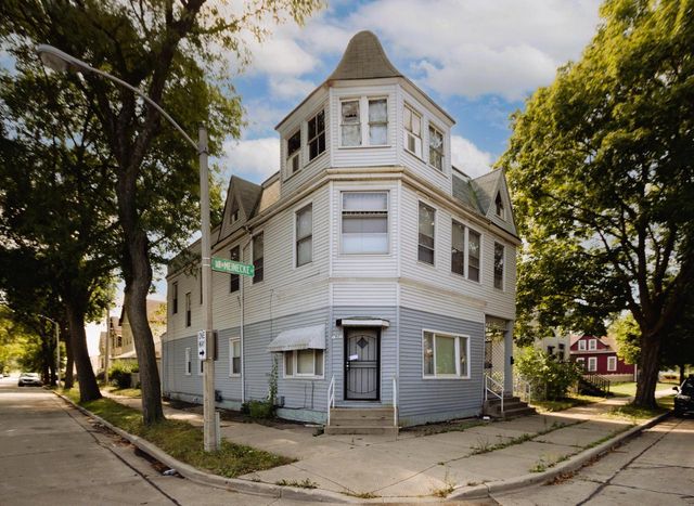 1801 W Meinecke AVENUE, Milwaukee, WI 53206