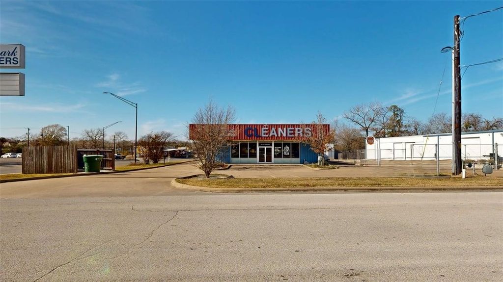 3611 South College Avenue, Bryan, TX 77801 — photo 3