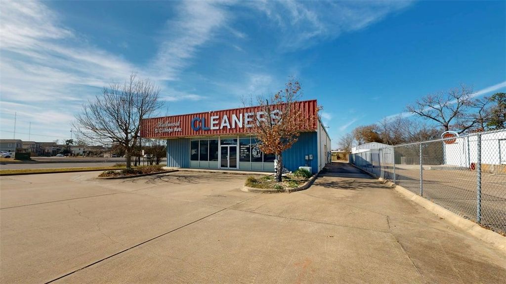 3611 South College Avenue, Bryan, TX 77801 — photo 4