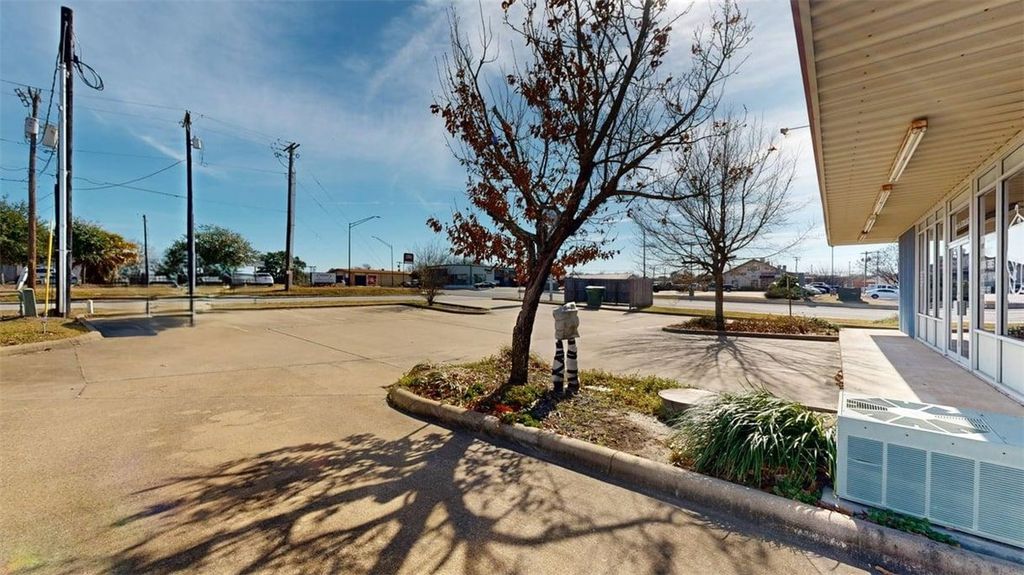 3611 South College Avenue, Bryan, TX 77801 — photo 5