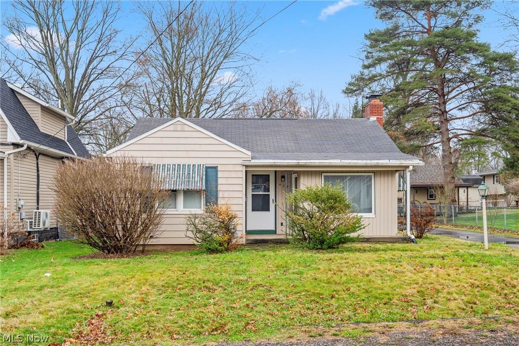 423 S 14th Street, Sebring, OH 44672