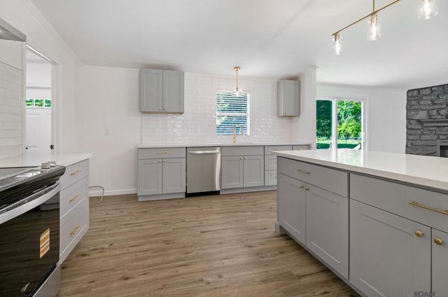 9500 Deer Path Dr, Denham Springs, LA 70706