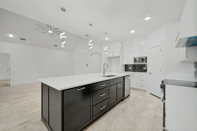4808 Sunshine Drive, Fort Worth, TX 76105