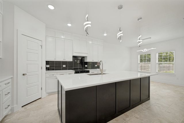 4808 Sunshine Drive, Fort Worth, TX 76105