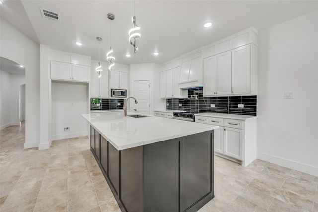 4808 Sunshine Drive, Fort Worth, TX 76105